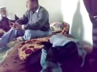 Зрелая женщина в нейлонах трахалась