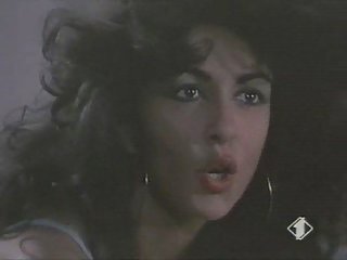 Рогатая бабушка трахала в заднице