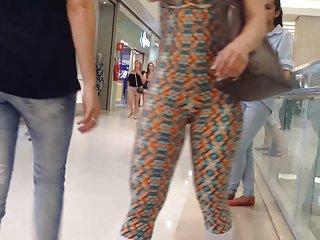 бабушка ударилась и попала в ракушку