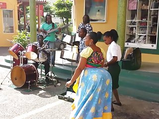 Азиатская киска играет главную роль в анальном порно